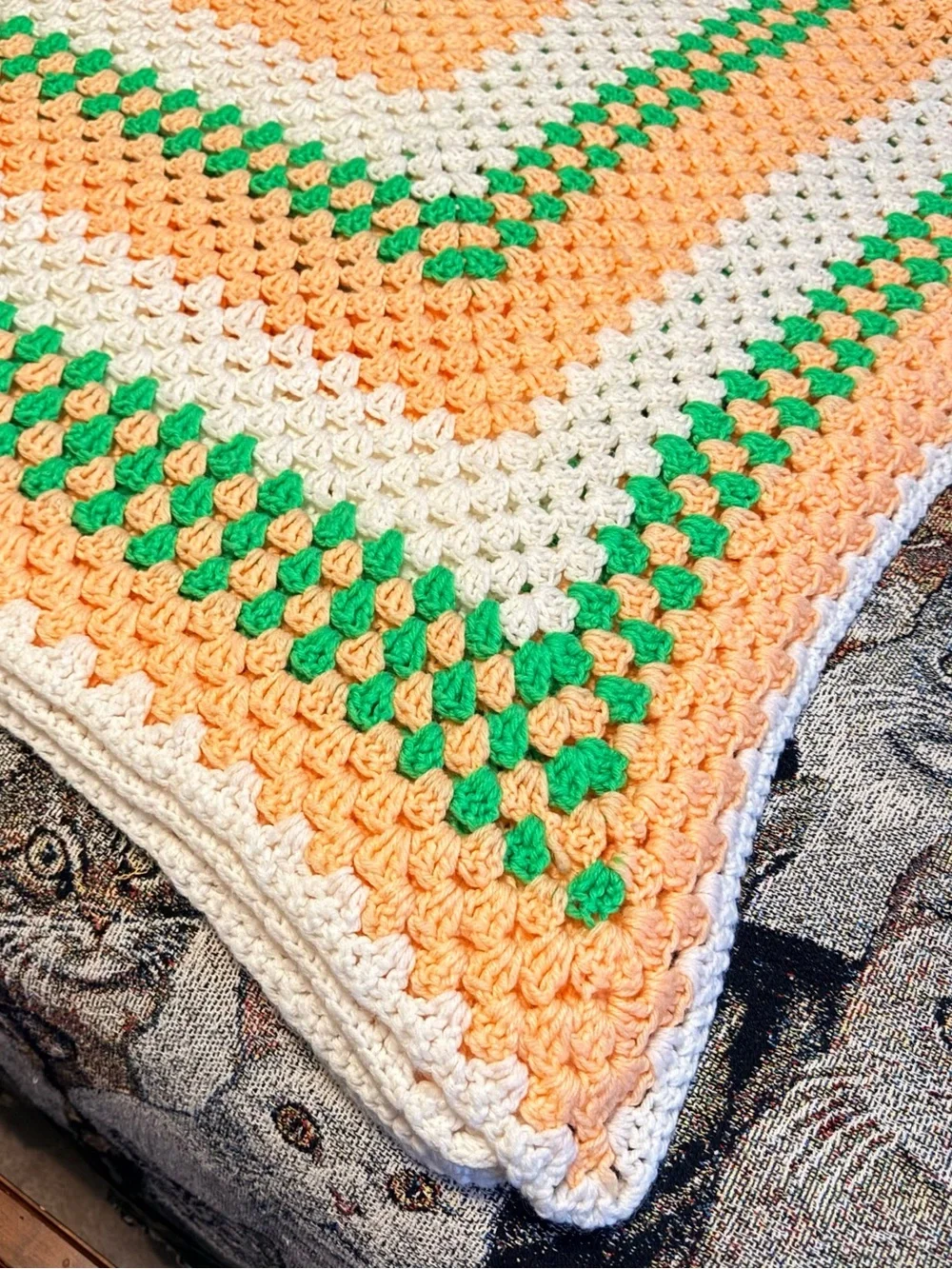 🌼VTG Handmade Crochet Granny Square Bedspread - Peach, Green & White